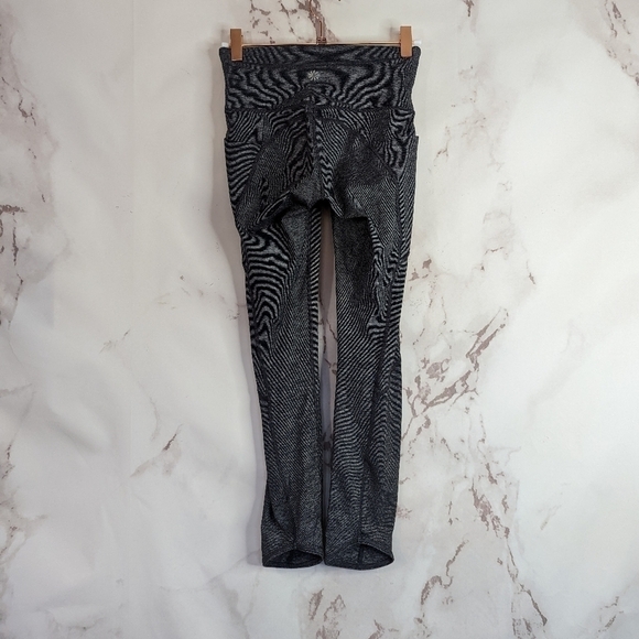 Athleta Leggings Crop Size XXS Gray Black Salutation Stash Pocket 24 Mid Rise - Picture 7 of 12